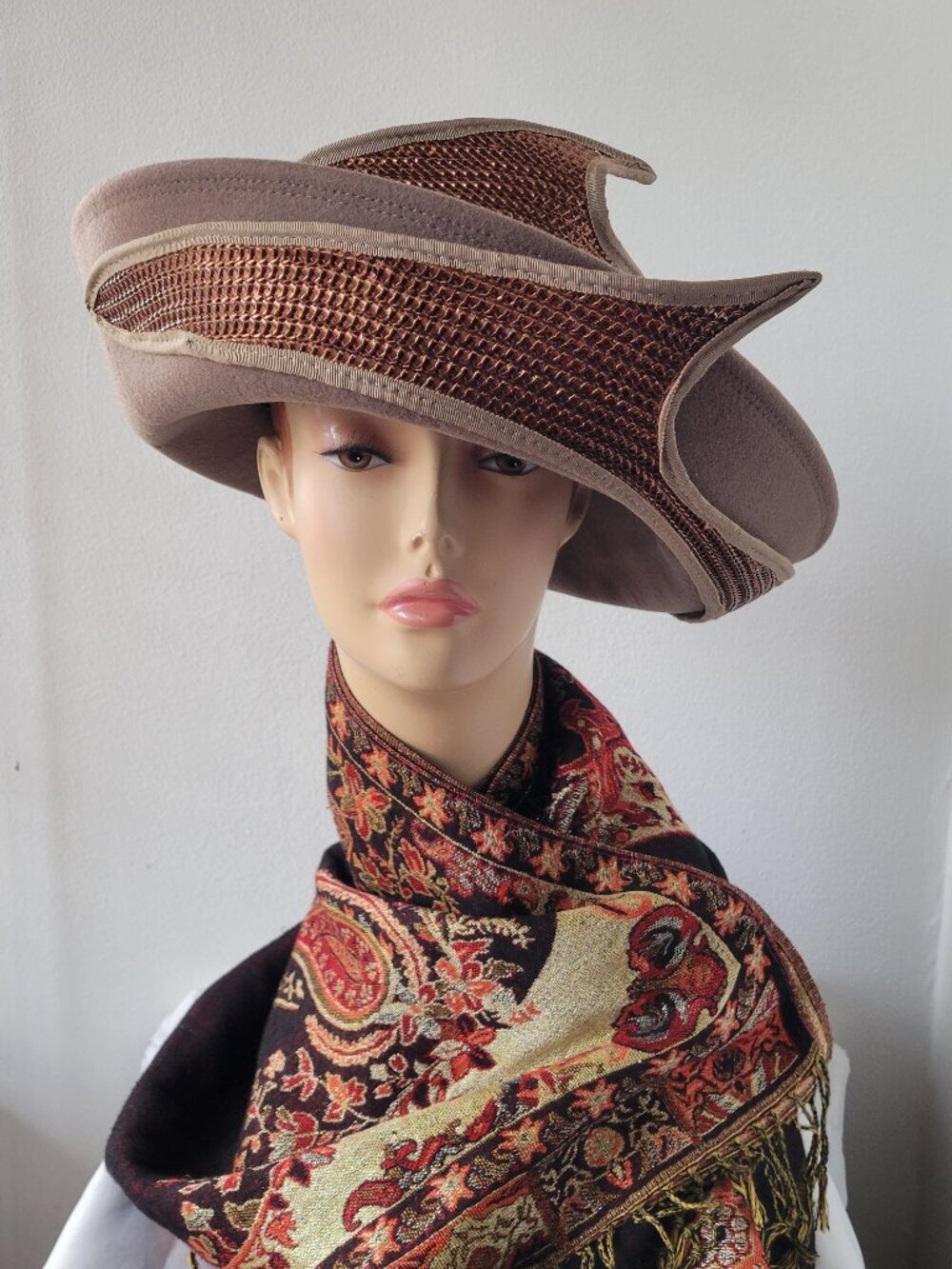 Sandra Bollman NY Neutral-Toned Tan Felt Mesh Fascinator Hat